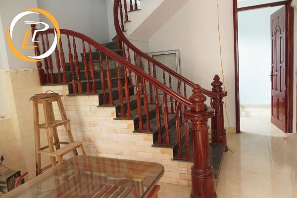 Cầu thang gỗ đẹp tại Đà Nẵng chất lượng, đến ngay Đồ Gỗ Phúc Lan